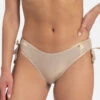BEACHLIFE Gold Champagne Lace-up Bikinibroekje -Beachlife Verkäufe 209 174